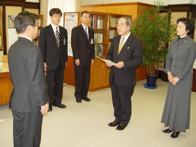 最終報告書の提出