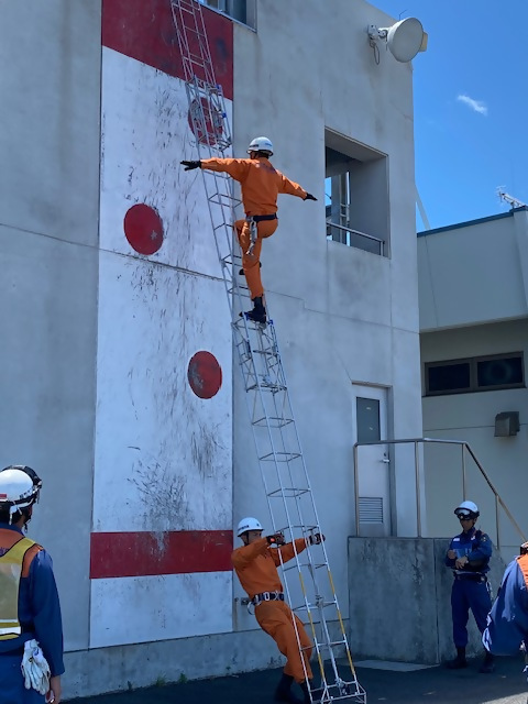 三連はしご操法