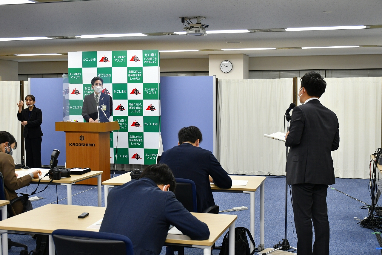 040329市長定例会見写真1